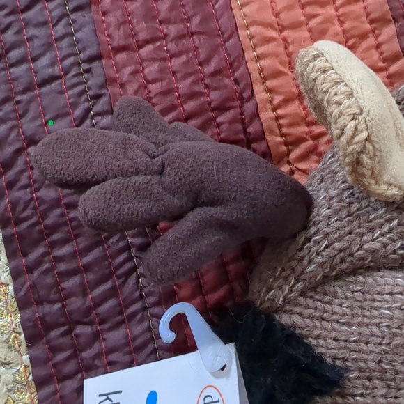 deLux* knitwits MOOSE beanie cap NWT. - Picture 11 of 12